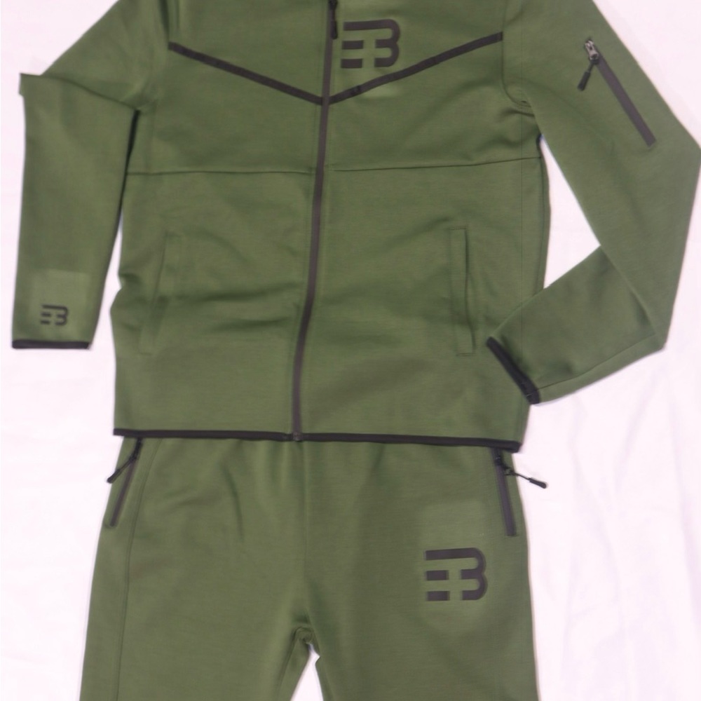 COPY - E/B full Tech suit